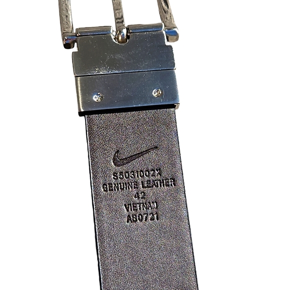 Nike leather and chrome  XL men's belt - Picture 3 of 3